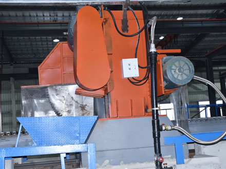 Double circular saw cutting machine